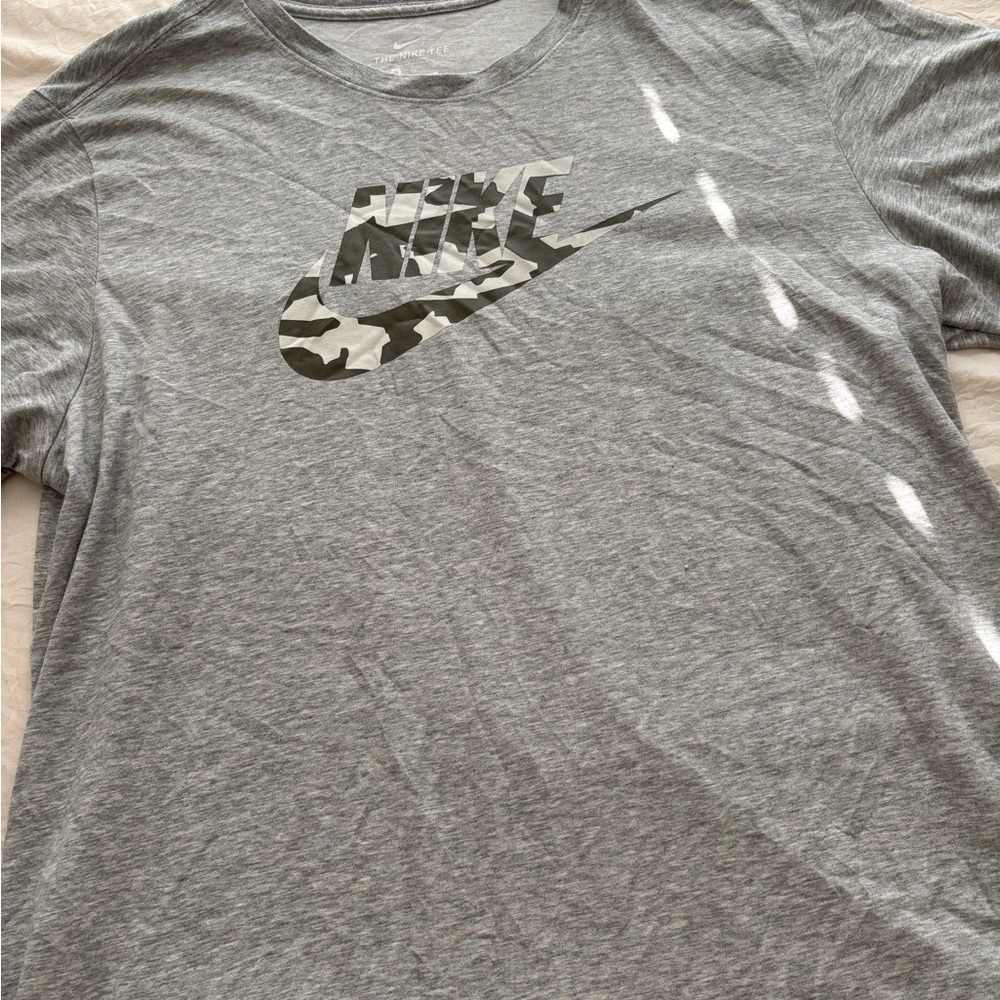 Nike Men's Gray Camo Logo T-Shirt